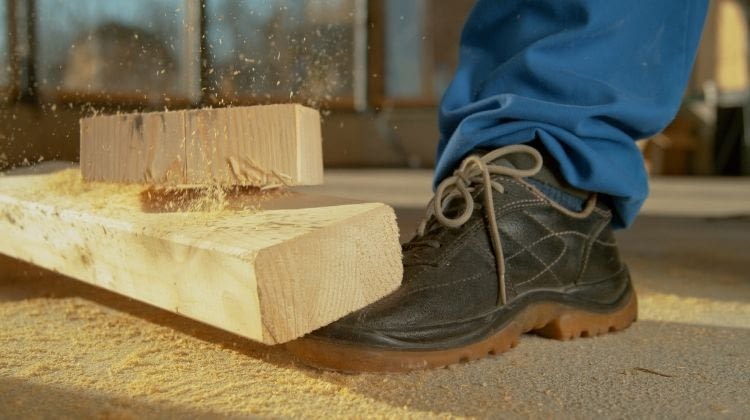 How To Protect Your Feet on a Construction Site