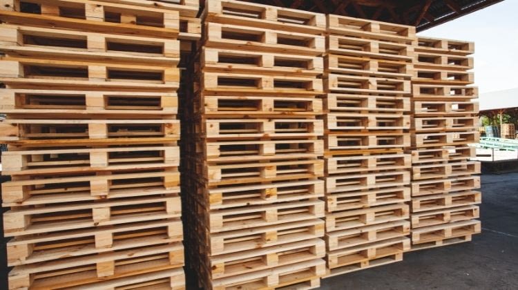 How Pallet Renting Services Can Benefit Your Business