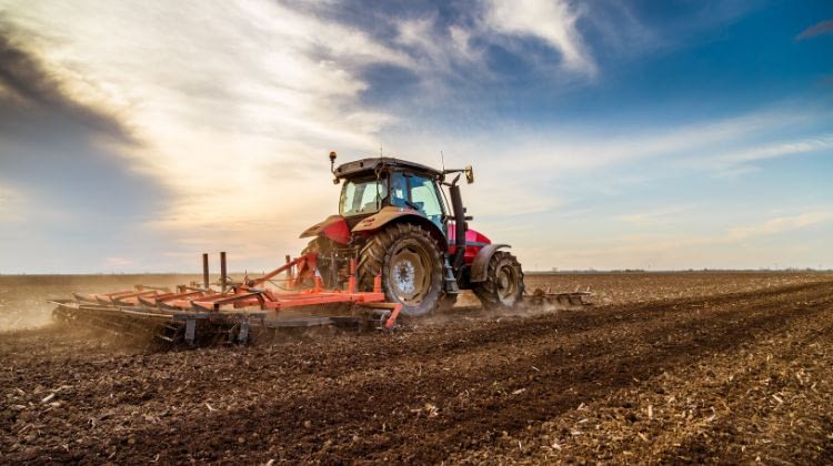 5 Essential Farm Tractor Maintenance Tips